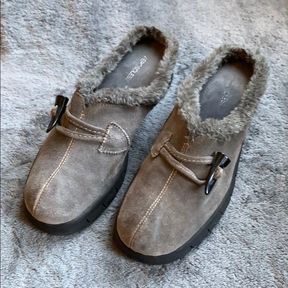 Aerosoles gray suede leather 8.5 size